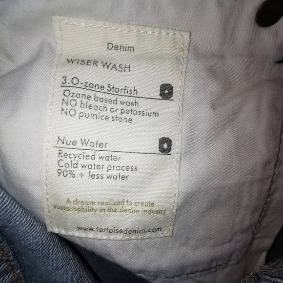 Tortoise Denim Jeans Straight Leg Distressed Light wash Size 29 *RARE* - Picture 9 of 11